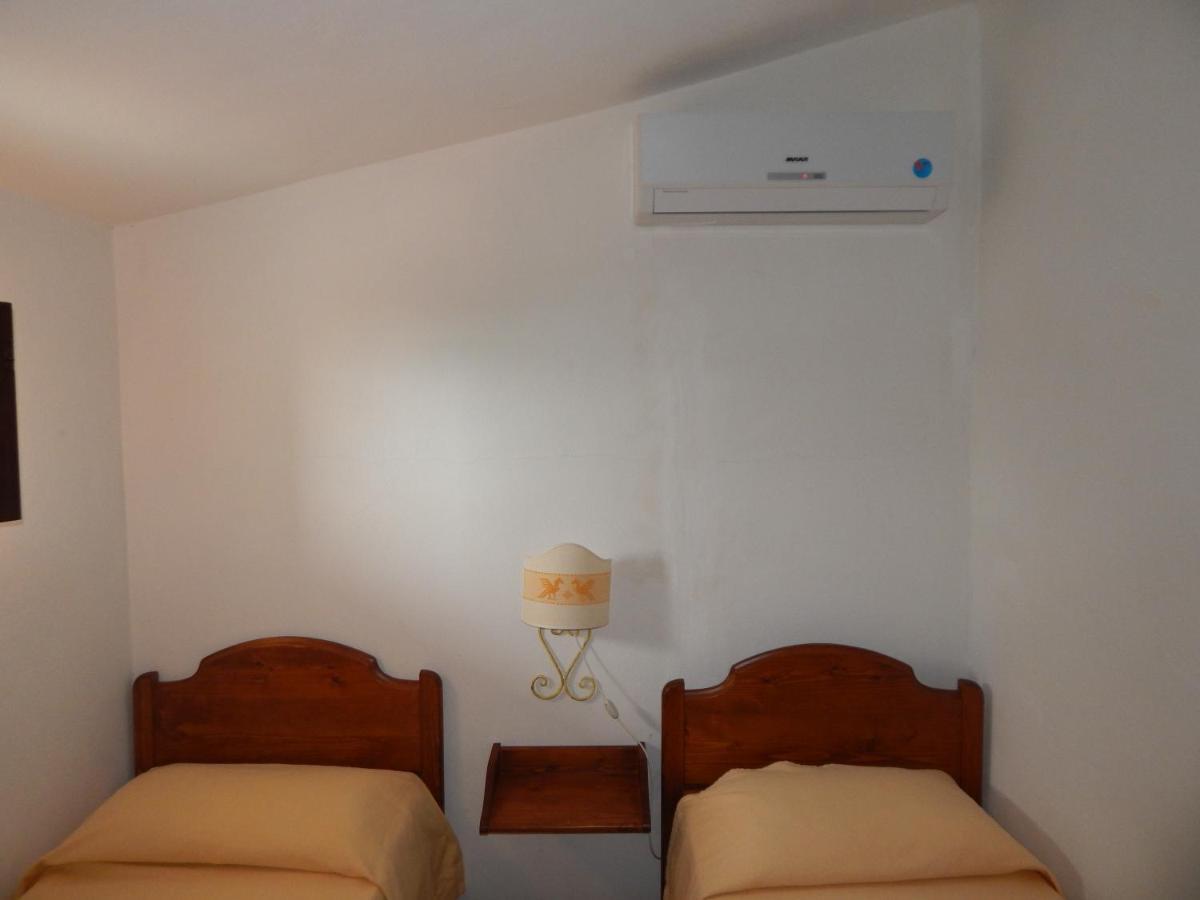 Residence Spiaggia Bianca Golfo Aranci Ngoại thất bức ảnh
