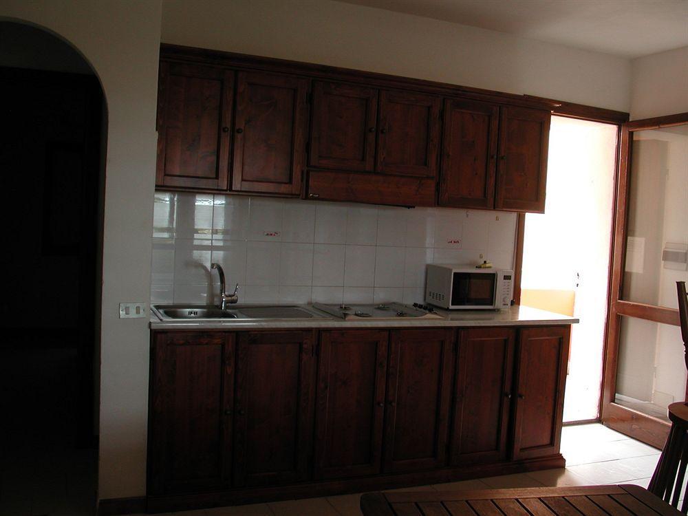Residence Spiaggia Bianca Golfo Aranci Ngoại thất bức ảnh