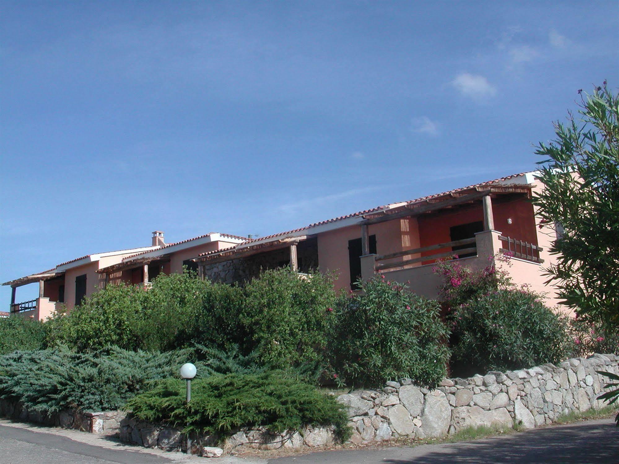 Residence Spiaggia Bianca Golfo Aranci Ngoại thất bức ảnh