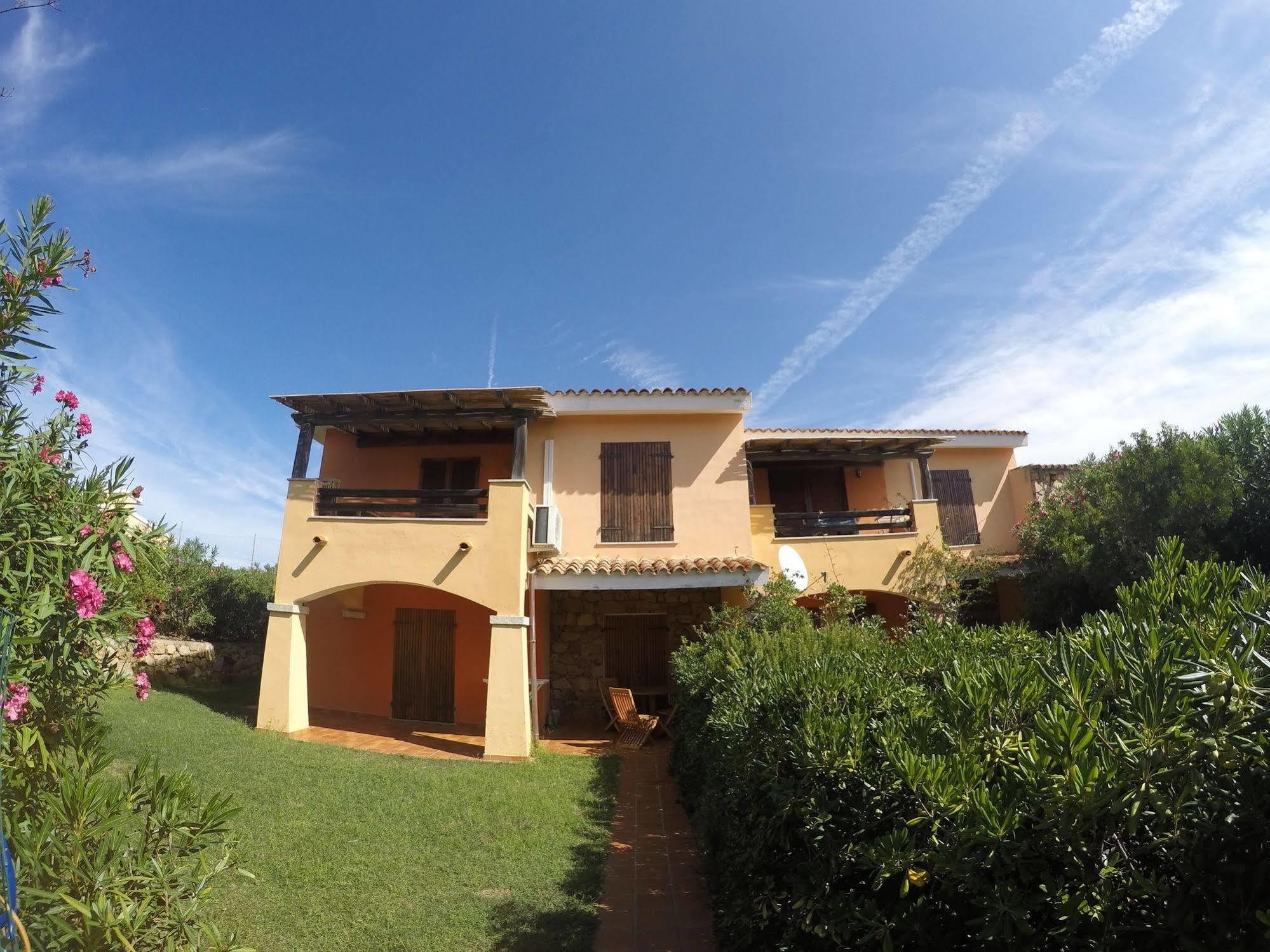 Residence Spiaggia Bianca Golfo Aranci Ngoại thất bức ảnh