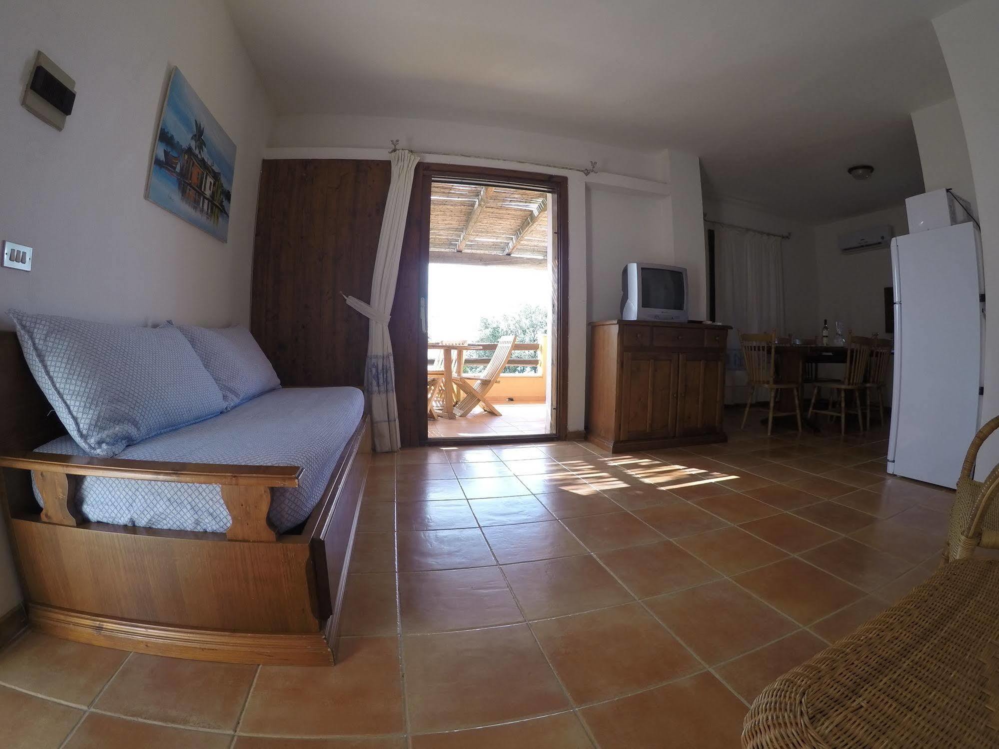 Residence Spiaggia Bianca Golfo Aranci Ngoại thất bức ảnh
