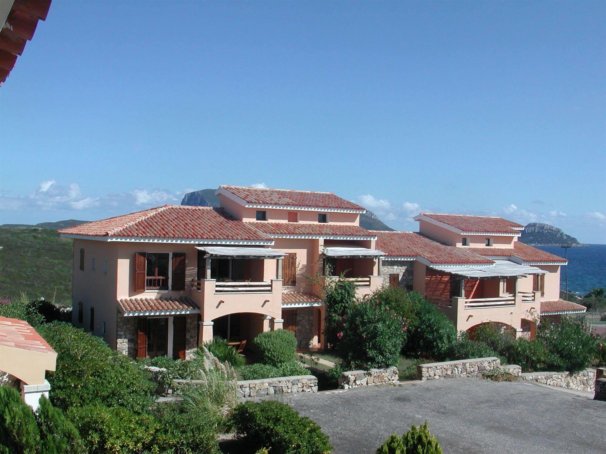 Residence Spiaggia Bianca Golfo Aranci Ngoại thất bức ảnh